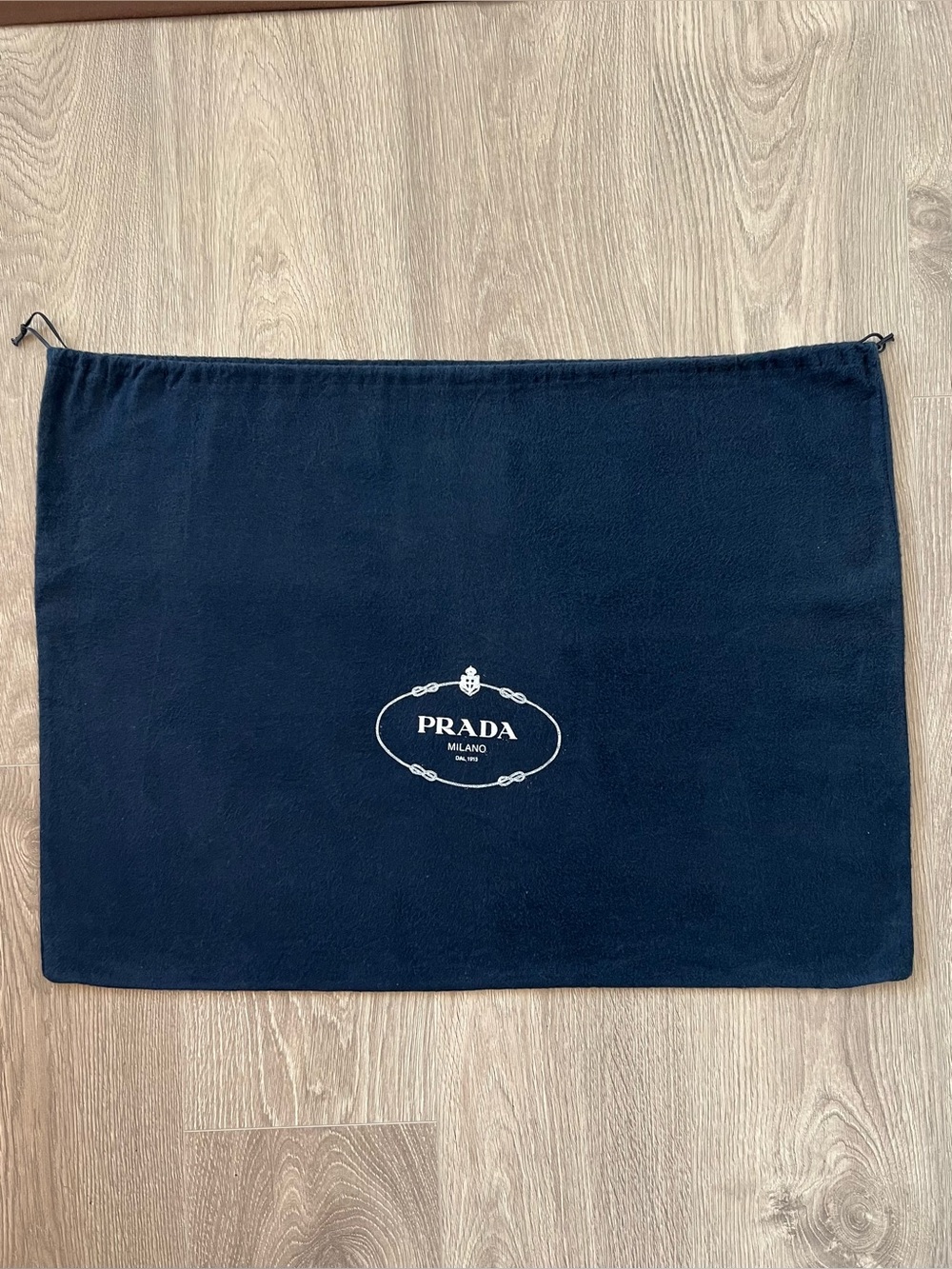 Prada dust bag (C298)
